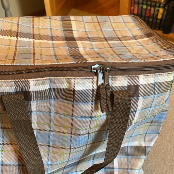 Thirty-one large waterproof lined tote. - Picture 7 of 8